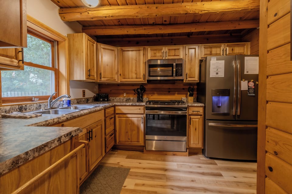 Kitchen - Spacious kitchen