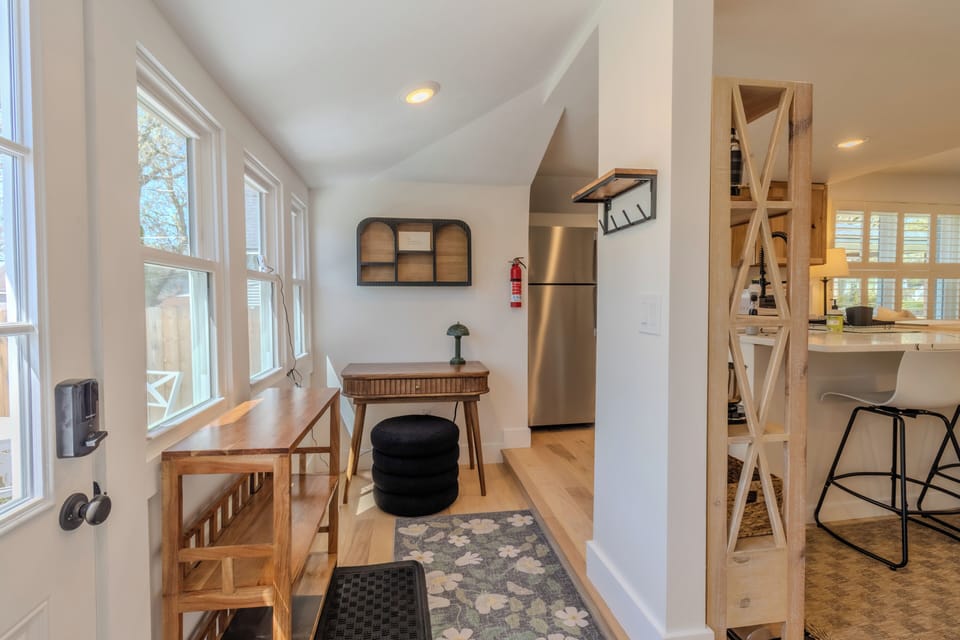 Rear Entry - Includes a desk if needed for work.