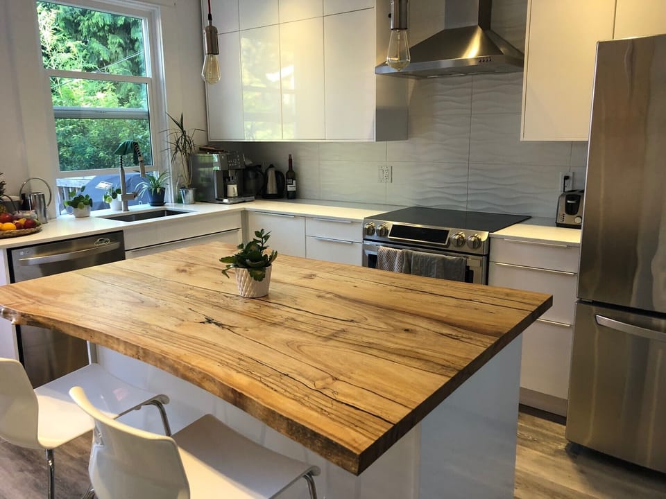 Fully equipped kitchen with island.