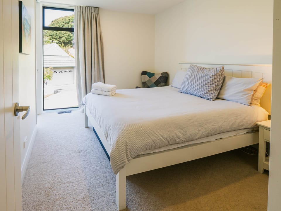 Queen Bedroom 3
