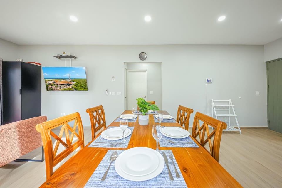 NEW 3BR3.5BA w/Prvt Pool & BBQ in Amazing Location (36094)