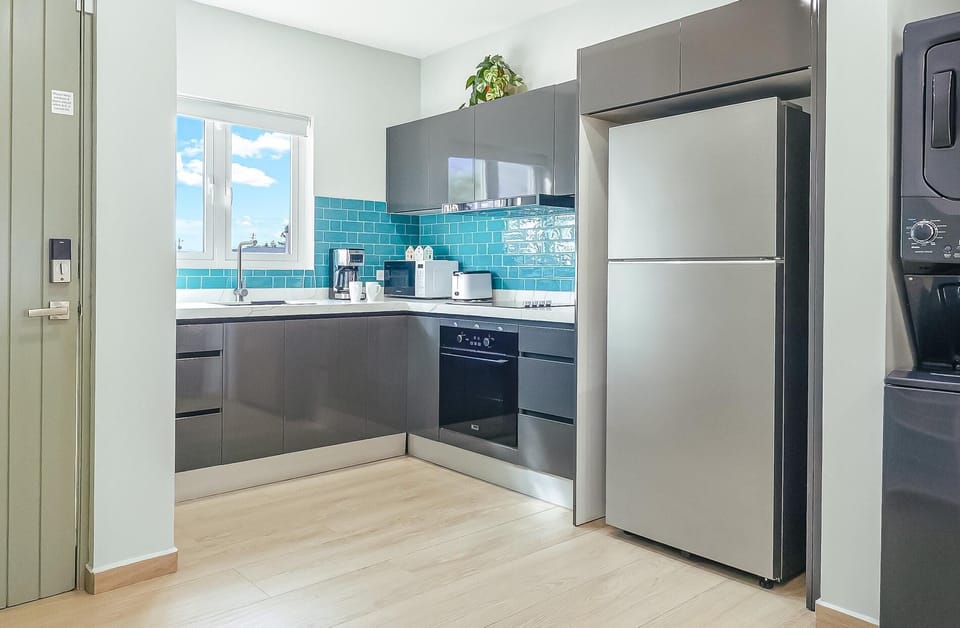 NEW 3BR3.5BA w/Prvt Pool & BBQ in Amazing Location (36075)