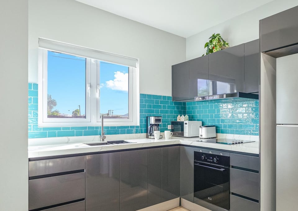 NEW 3BR3.5BA w/Prvt Pool & BBQ in Amazing Location (36078)