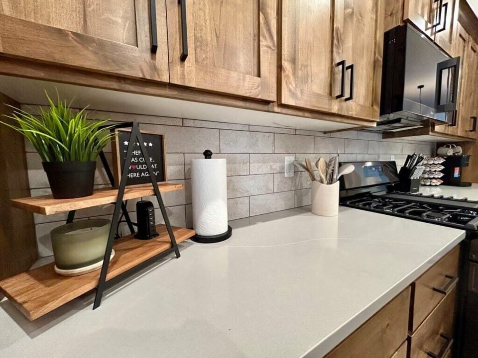 Full kitchen image 4