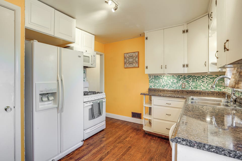 Kitchen | Main Level