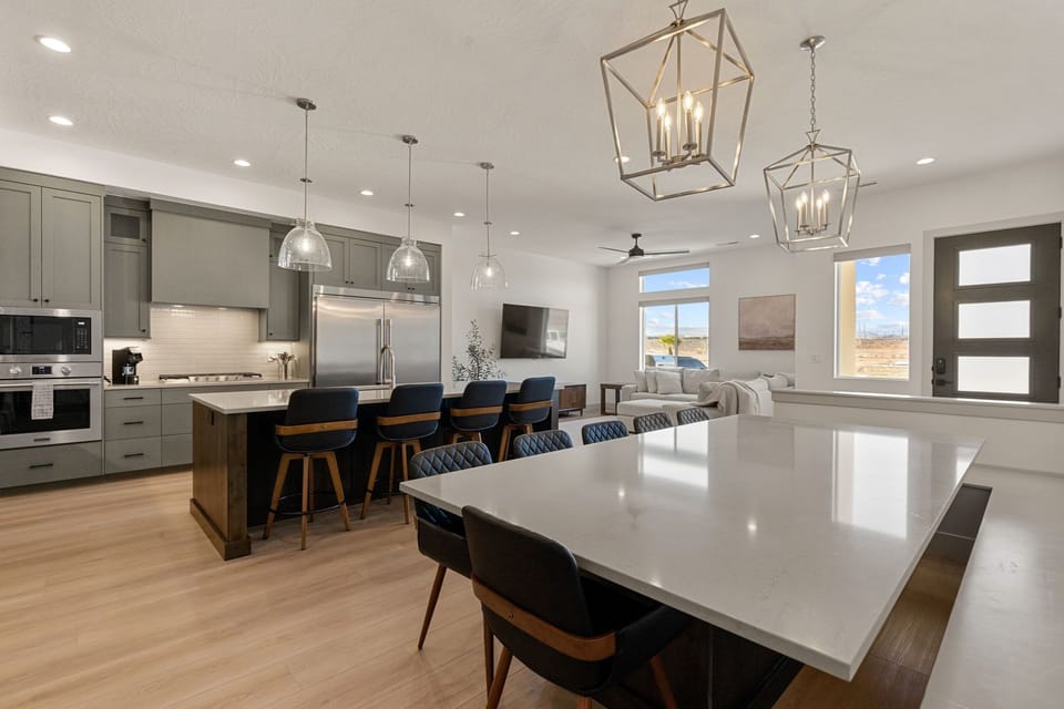 Fully Equipped Kitchen +Dining