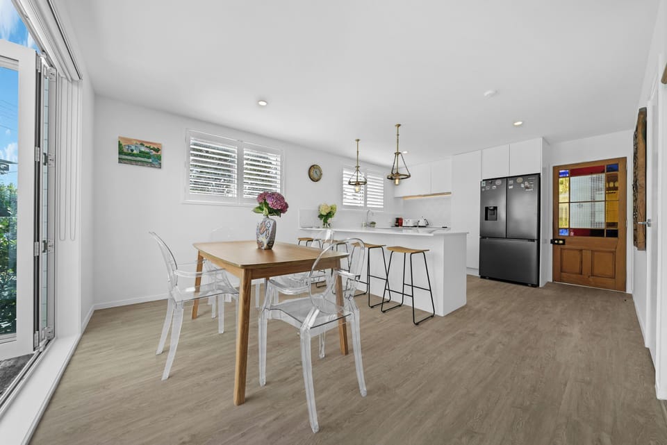 Open Plan dining and Kitchen area