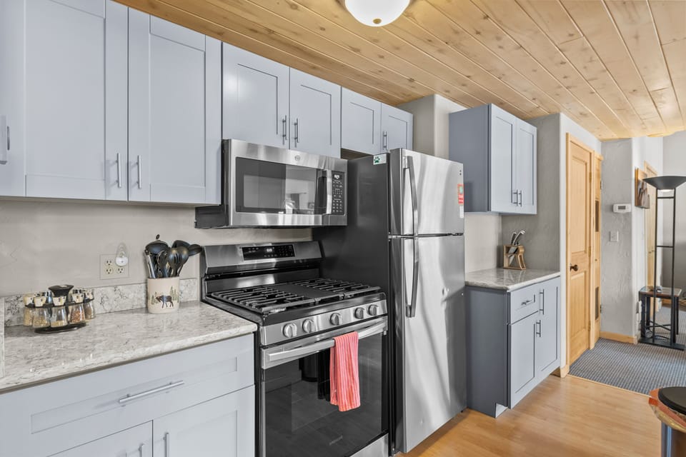 Fully Stocked Kitchen