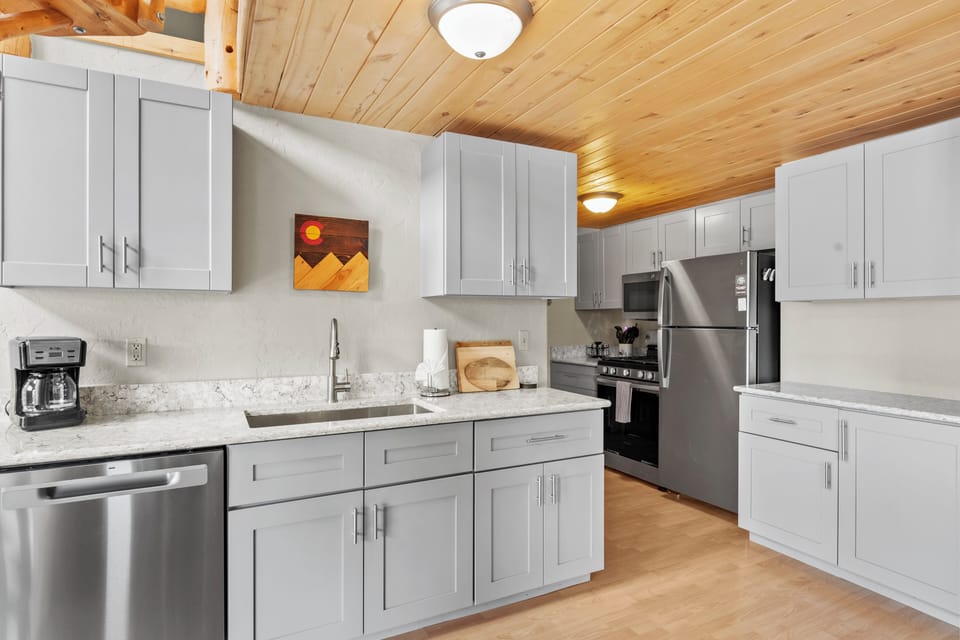 Fully Stocked Kitchen
