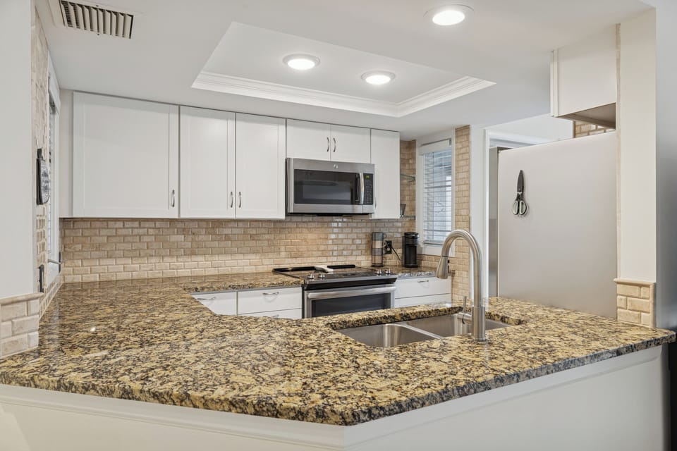 Double Kitchen Sink for Most Comfort