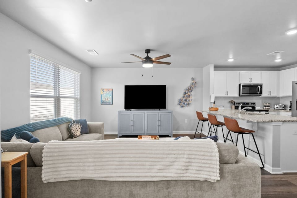 Large Sectional Sofa Comfortable for Up to 6