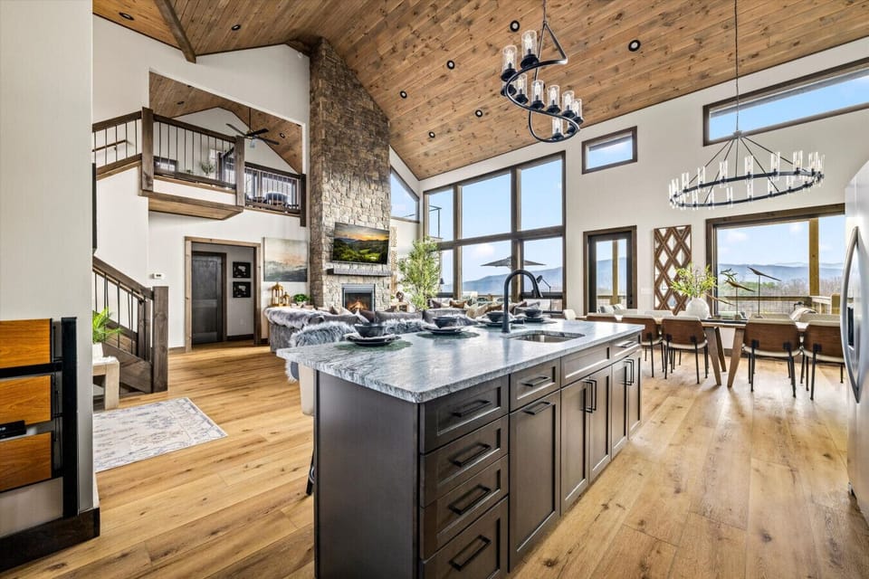 Expansive open floor plan - great for your gatherings