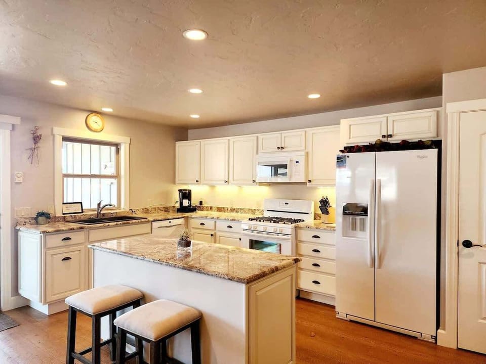 Full kitchen perfect for preparing home-cooked meals