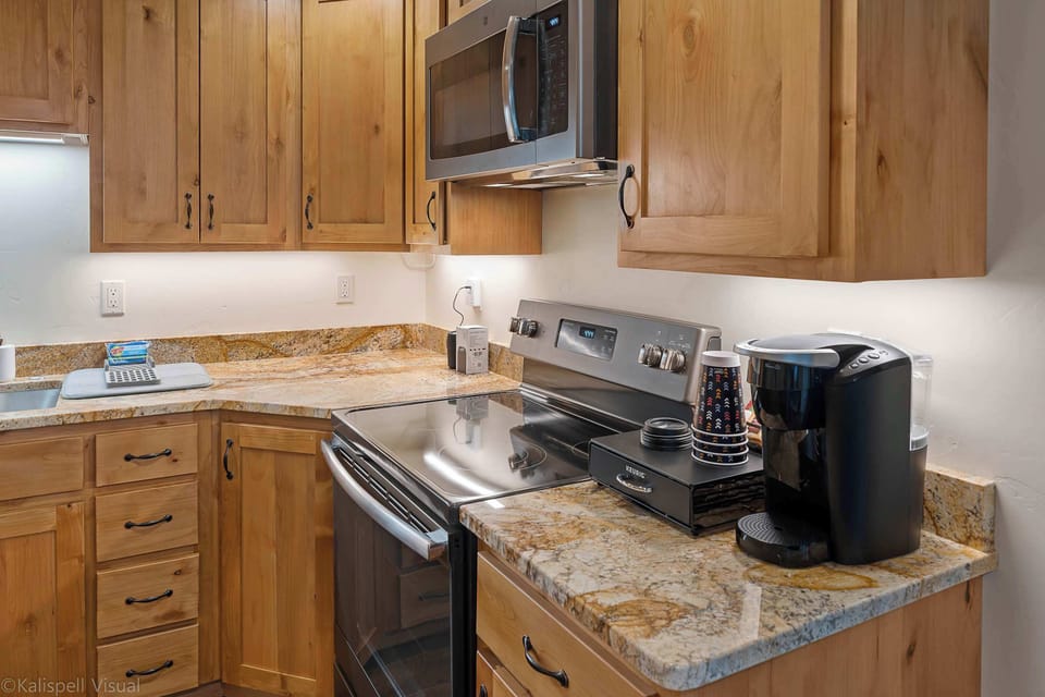 Fully equipped kitchen, perfect for preparing home-cooked meals