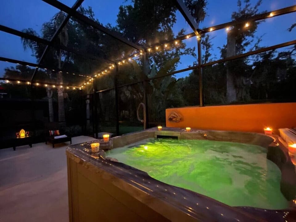 Indoor spa tub