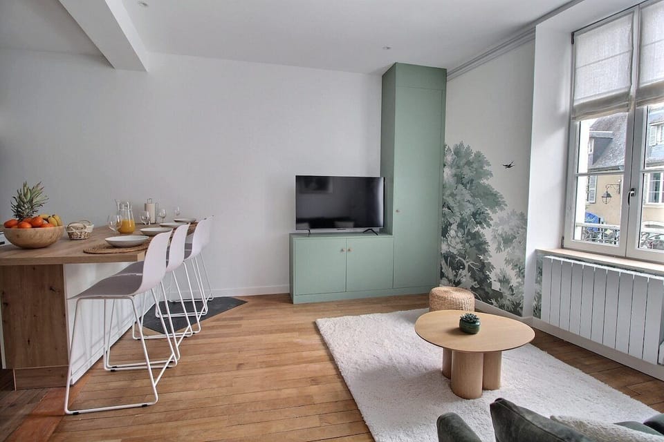 "Le Refuge des Bourbons"  Living room