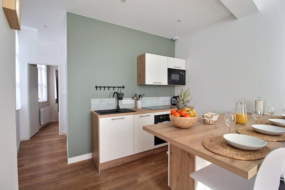 "Le Refuge des Bourbons"  kitchen