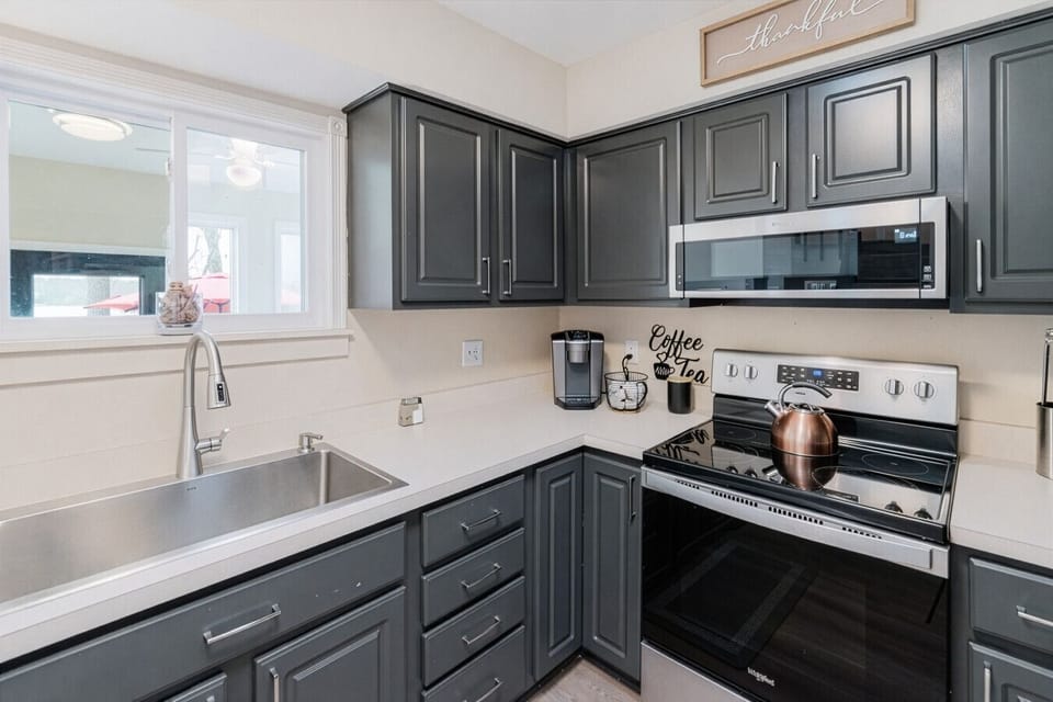 Kitchen | Stainless Appliances & Modern Cabinetry