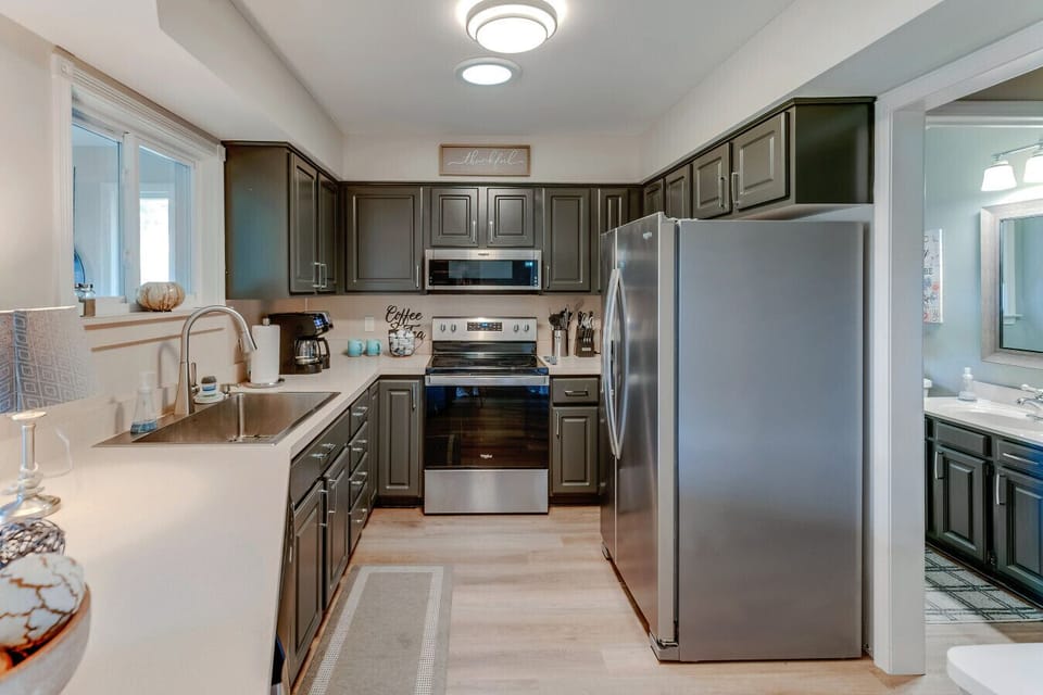 Kitchen | Stainless Appliances & Modern Cabinetry