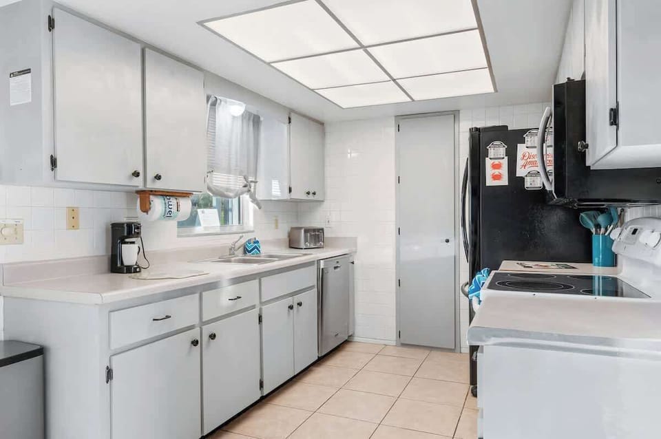 Fully equipped kitchen for home-cooked meals