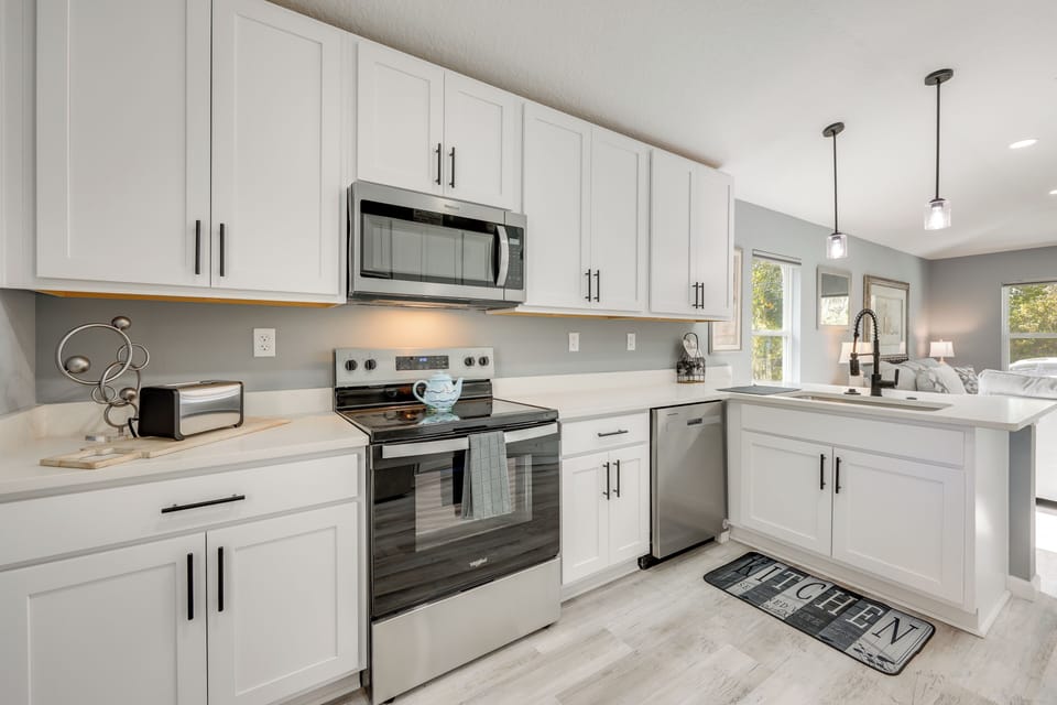 Kitchen | Dishware/Flatware | Keurig Coffee Maker