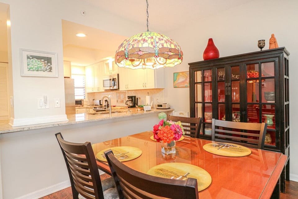 St. Augustine Beach Rentals Dining Room