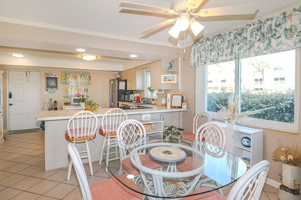 Spanish Trace Vacation Rental Open Kitchen/Dinning