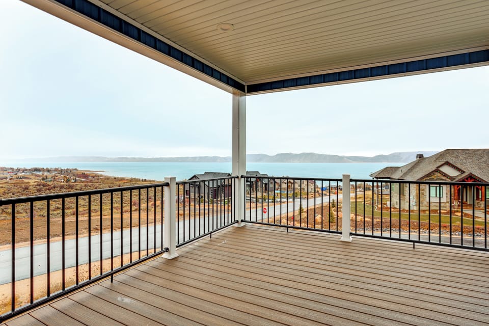 Garden City Vacation Rental | 7BR | 5BA | 6,500 Sq Ft | Step-Free Entry