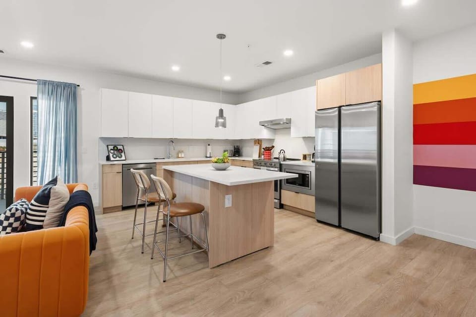 Open living area perfect for relaxing after Broadway