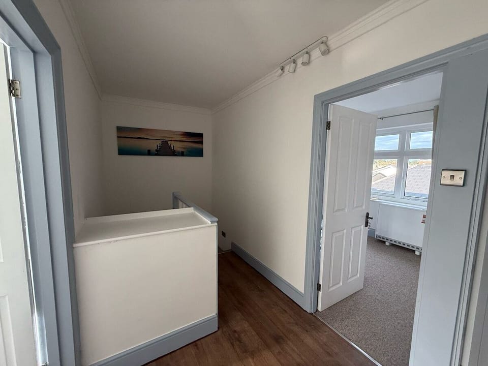 2nd floor landing