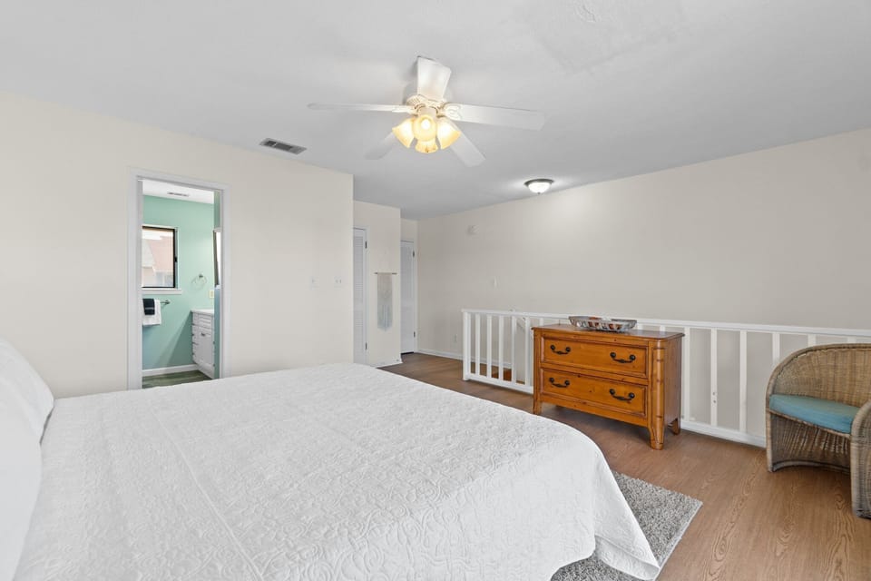Master Bedroom - King Bed - Balcony Access - Smart TV - Attached Full Bathroom - Linens Provided