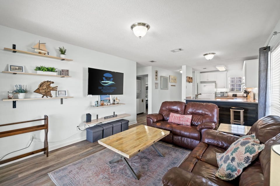 Living Area - Balcony Access - Smart TV