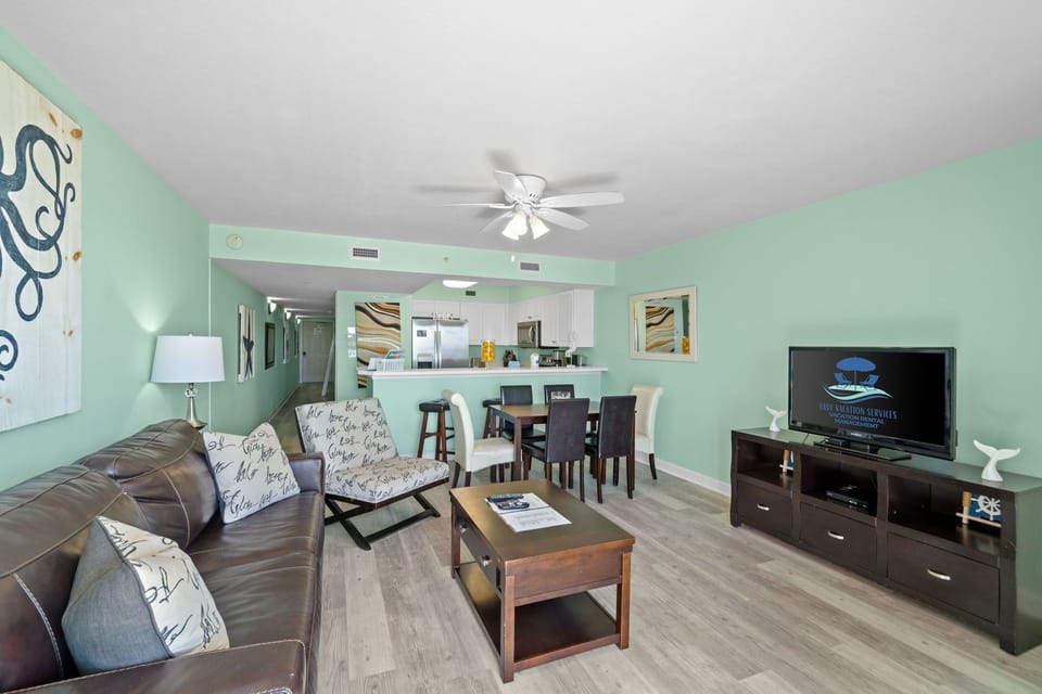 Living Area - Beach View - Smart TV - Balcony Access