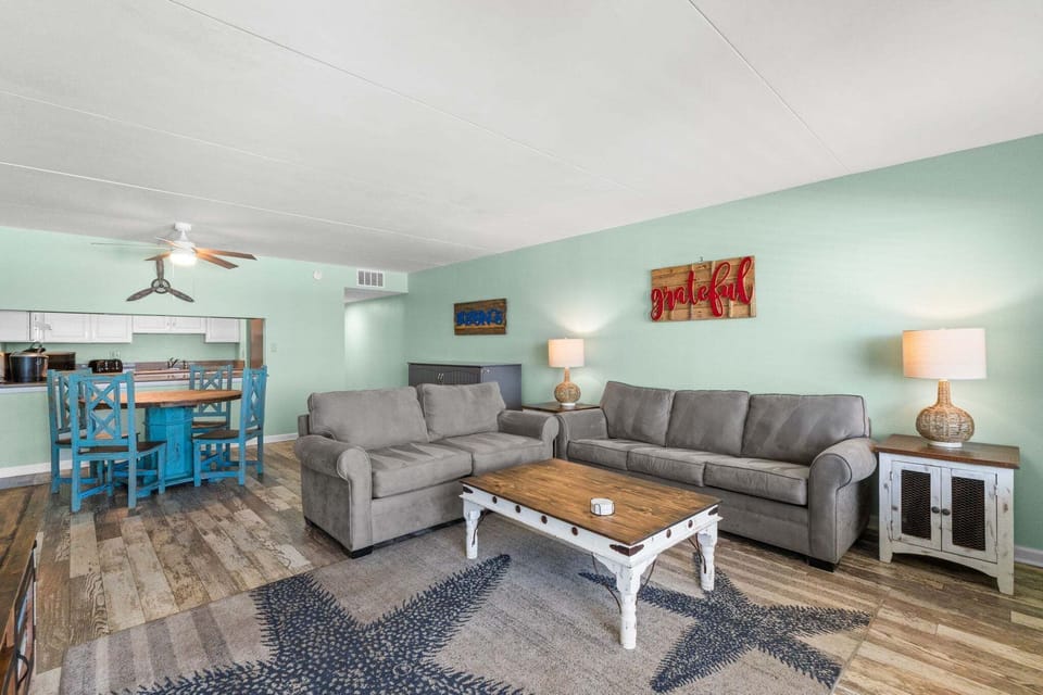 Living Area – Murphy Foldout Bed - Beach Views - Cable & Smart TV