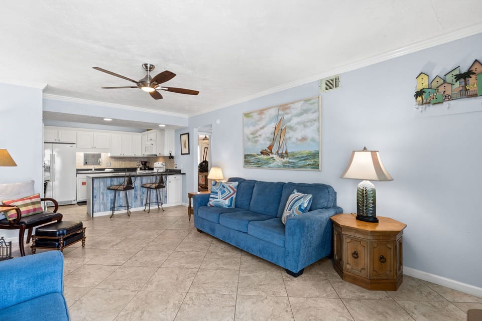 Living Area - Sleeper Sofa - Smart TV - Linens Provided