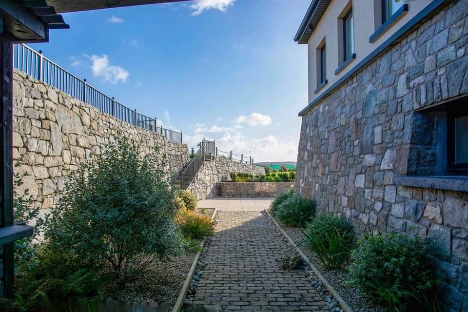 Garden side path
