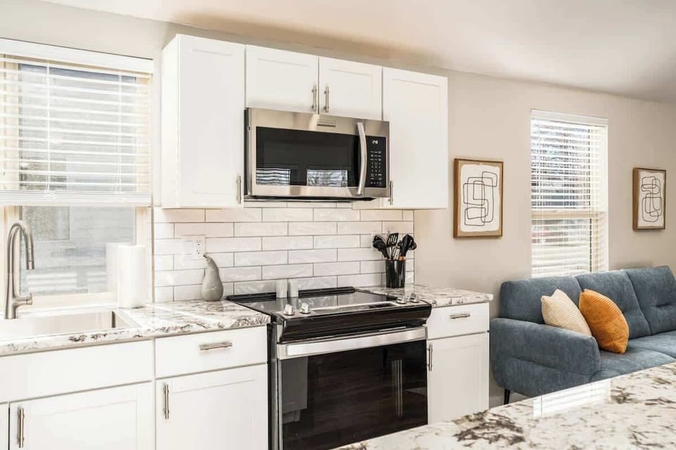 #StayInMyDistrict #BookDirect