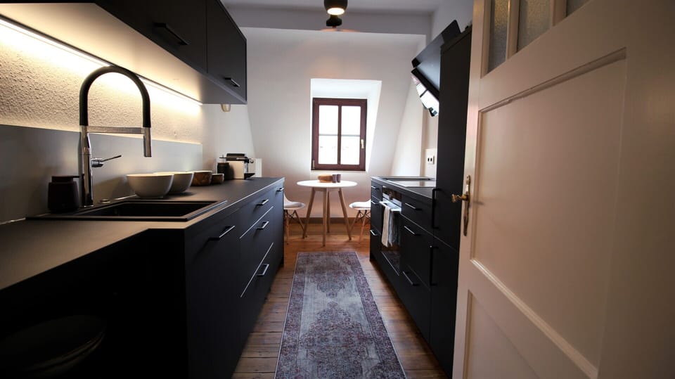Shared, fully equipped kitchen