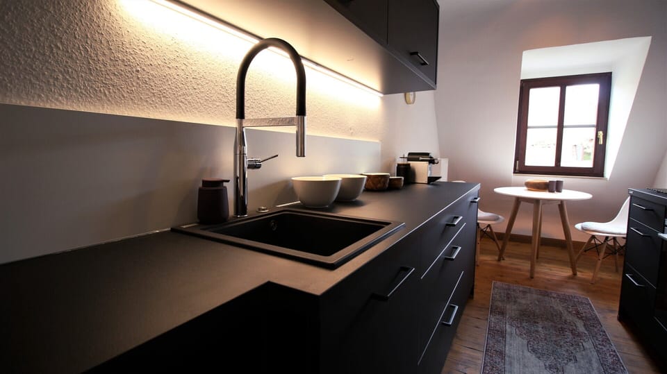 Shared, fully equipped kitchen