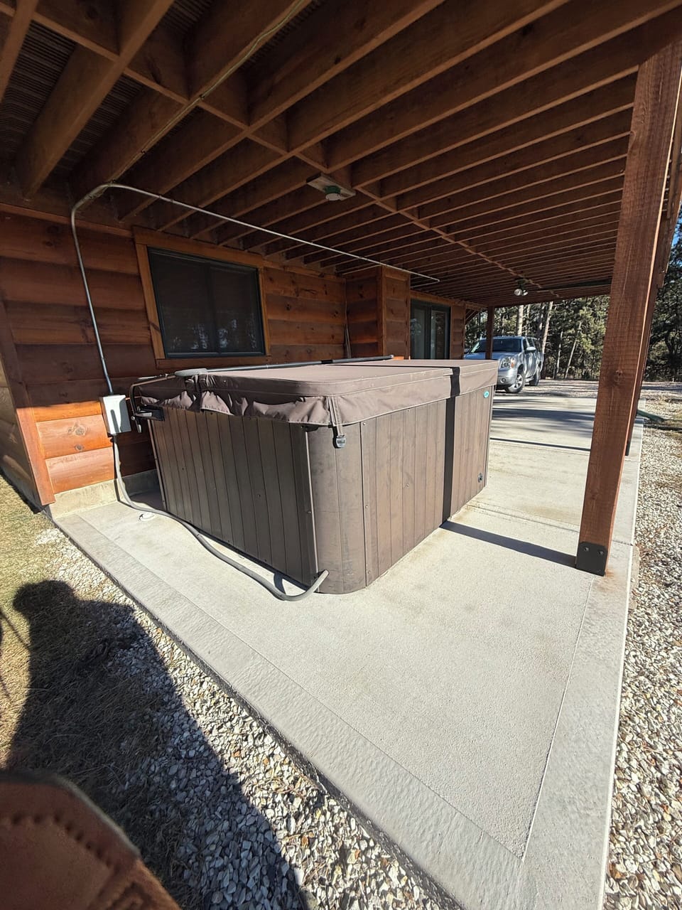 Outdoor spa tub