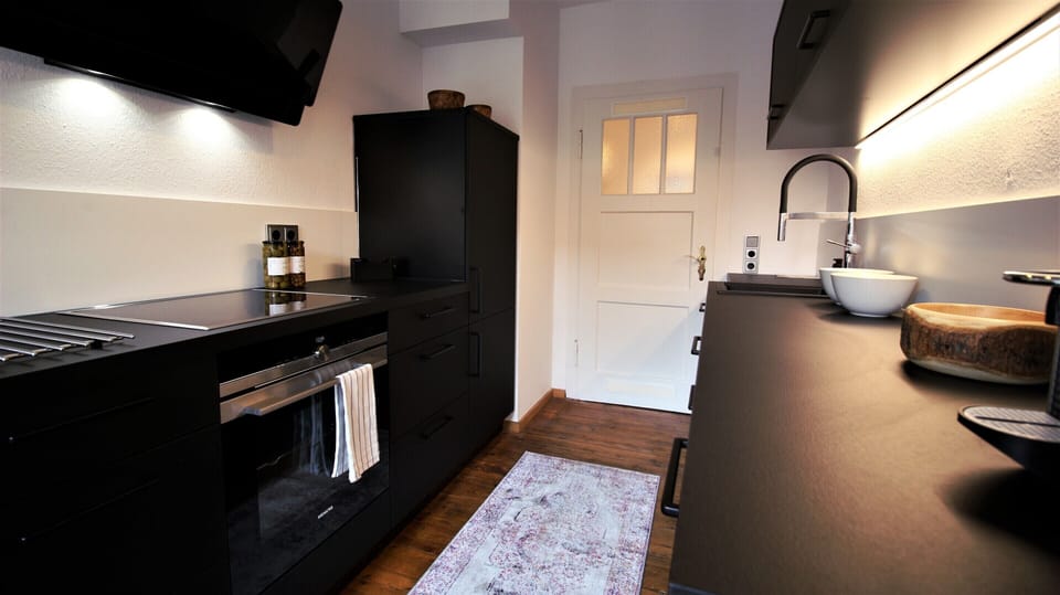 Shared, fully equipped kitchen