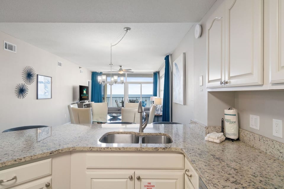 Fully equipped kitchen with a View!