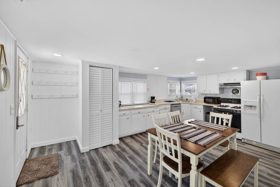 Gather the whole crew. Spacious seating for big breakfasts and late-night board games.