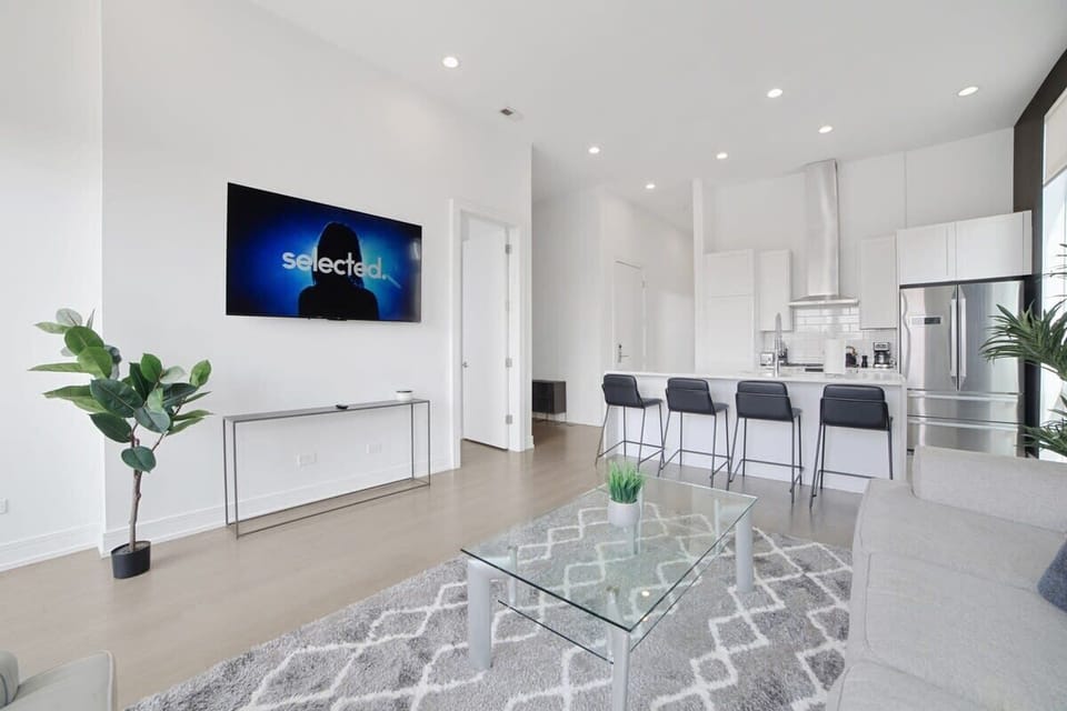 Bright lounge space w/ clean lines & calming views