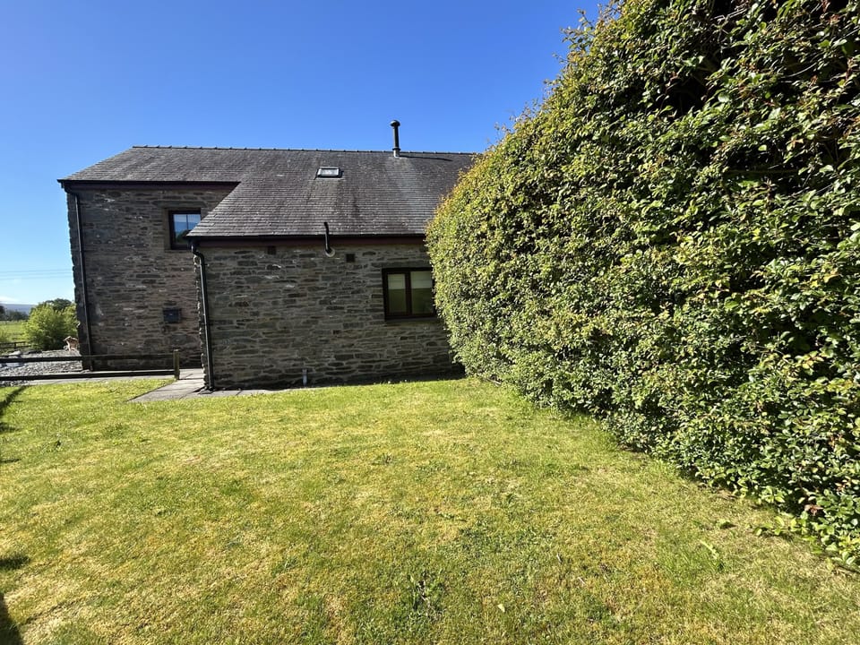 Meadow Barn rear garden