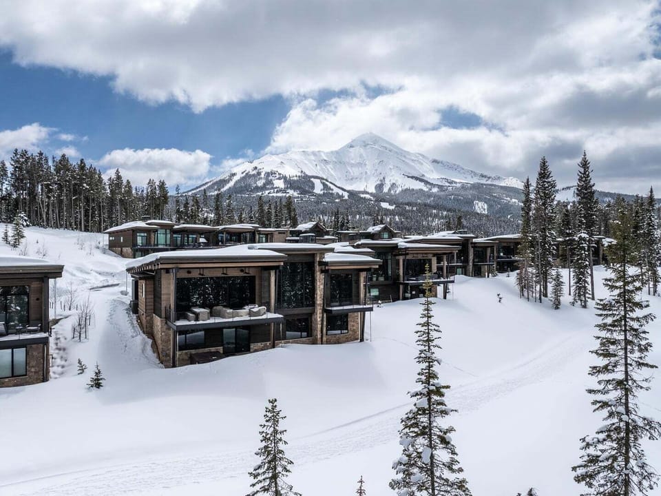 Tree, Nature, Outdoors, Scenery, Architecture