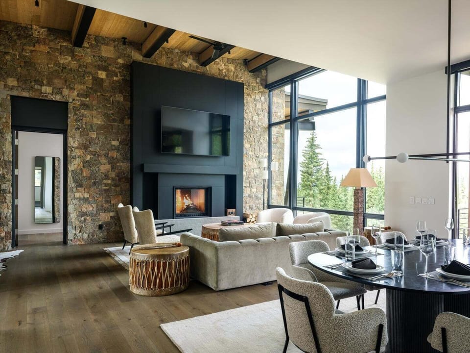 Home Decor, Indoors, Furniture, Table, Building