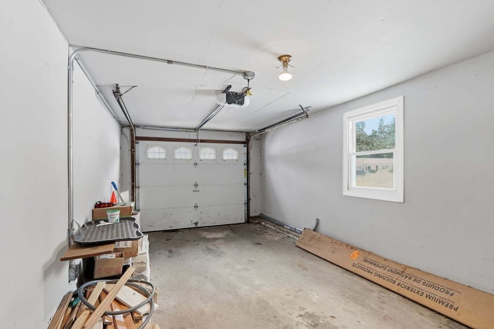 Indoors, Floor
