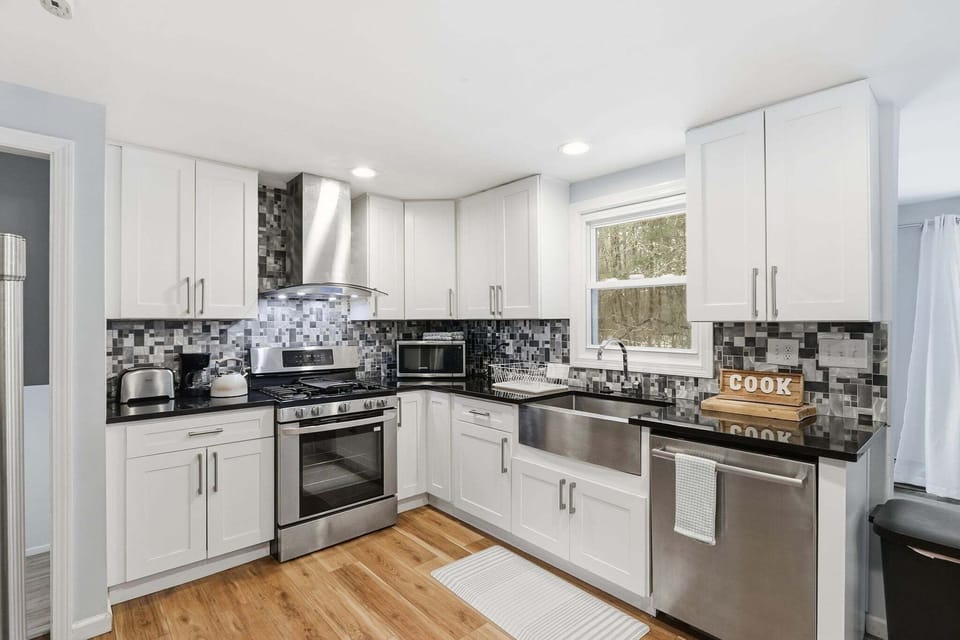 Indoors, Kitchen, Sink, Appliance, Microwave