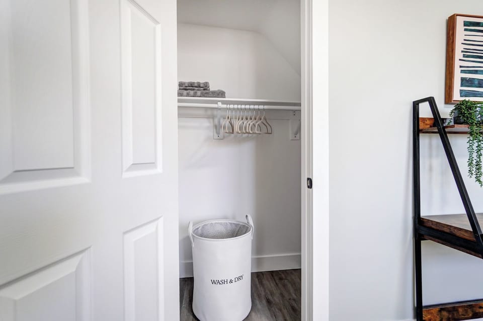 Closet goals: Unpack and unwind.